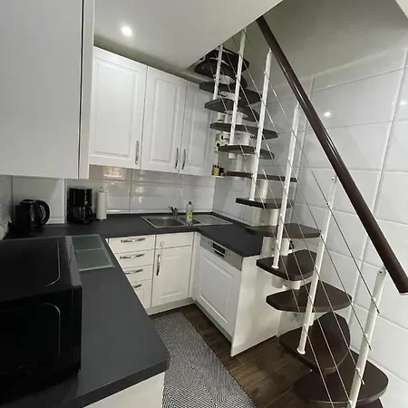 Villa Wohnen Im Reihenhaus Auf Zeit In Luebeck Extérieur photo